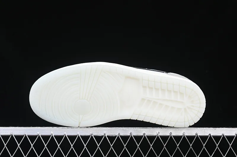 All Categories Air Jordan Jordan Series Basketball Shoes Air Jordan 1 Low Air Jordan 1 Low OG "CNY" AJ1 Joe 1 Year of the Snake Limited Silver Snake Low-top Retro Basketball Shoes HF3144-100